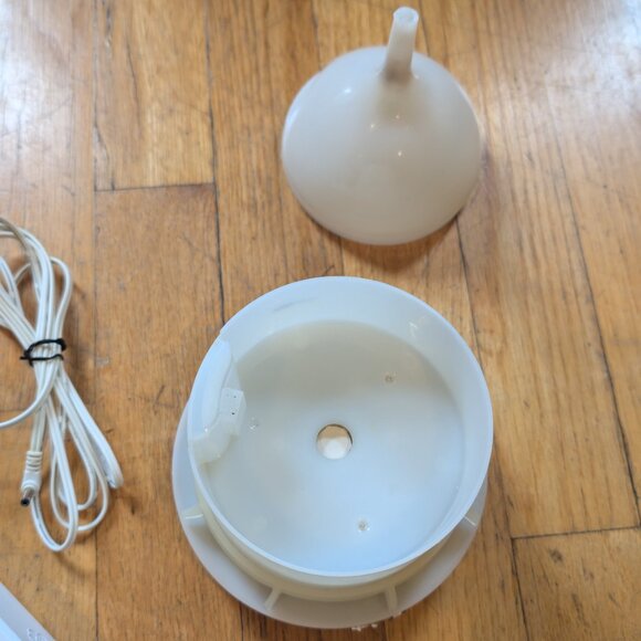 Serene House Supernova White 125 Ceramic Ultrasonic Aroma Diffuser w/ Wood Base - Picture 10 of 13